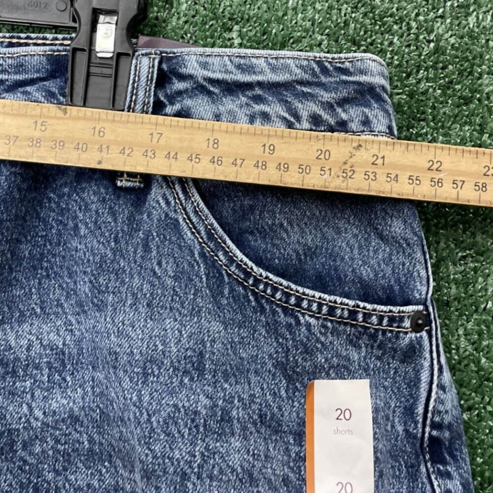Ava & Viv Women's Denim High Rise Midi Shorts Size 20 Relaxed Fit NWT Stretch - Picture 4 of 11